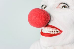 artiest-inhuren-clown-bij-opening-of-afsluiting
